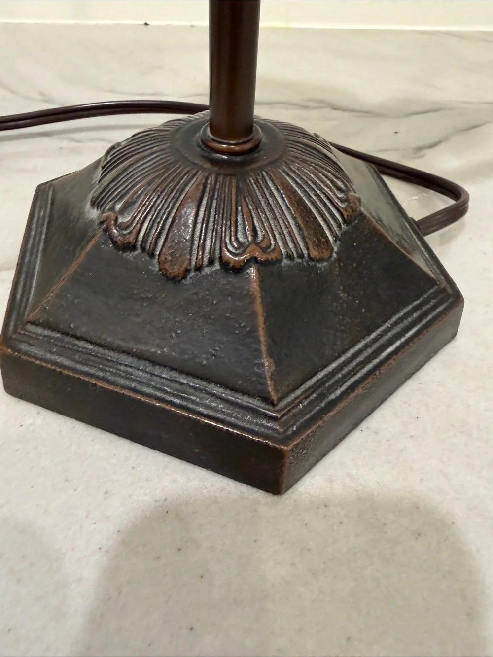 Vintage Ting Shen Tiffany Style Glass Desk Lamp in Cream & Amber